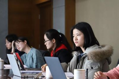 緣法而行，知行合一 法學(xué)院實(shí)踐團(tuán)參訪重慶一中院側(cè)記